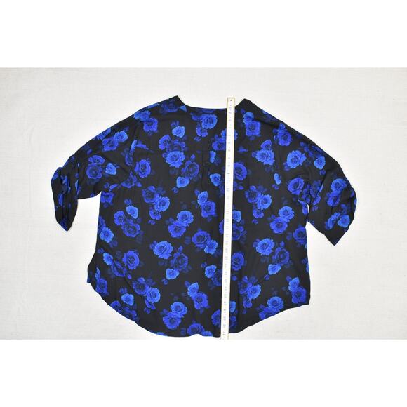 Torrid Harper Plus Size 4 Blouse Black Blue Rose Floral V-Neck 3/4 Sleeve Top - Picture 5 of 8